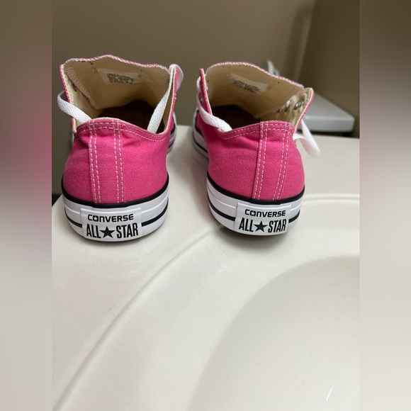 Converse All Star Chuck Taylor Hot Pink 💞Low Top Sneakers Womens 11.5 Mens 9.5 - Picture 16 of 16